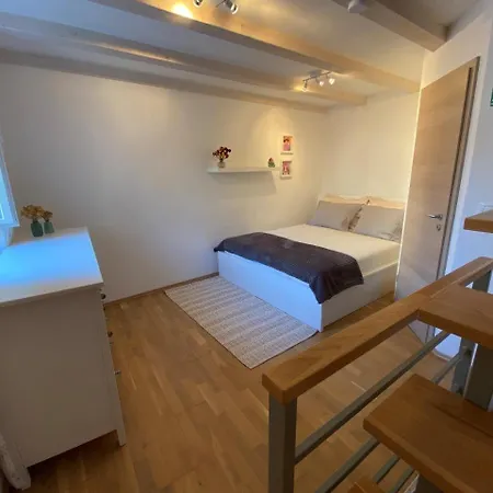 Hidden Hideaway * Kovacic