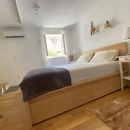 Hidden Hideaway * Kovacic