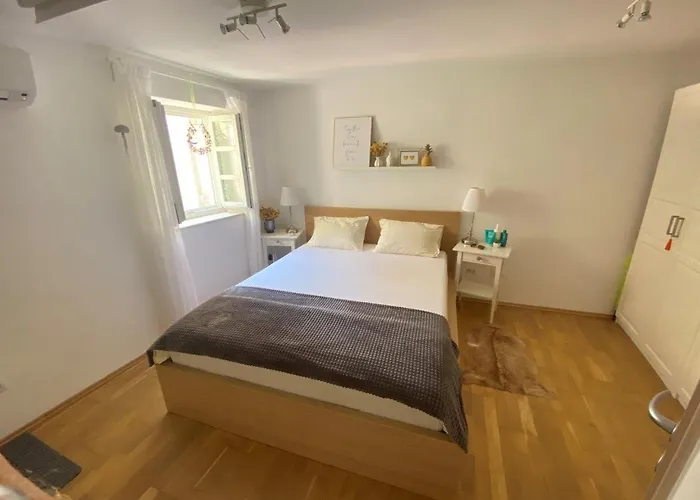 Hidden Hideaway * Kovacic