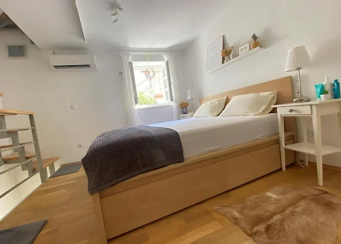 Hidden Hideaway * Kovacic